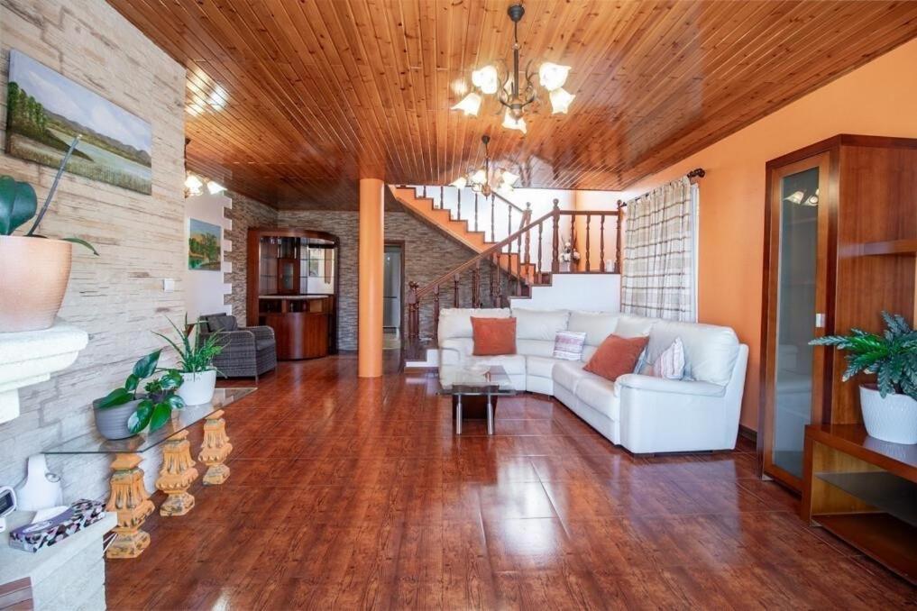 Casa Central - Peceful Mountain Retreat In Calheta Ribeira do Raposo エクステリア 写真