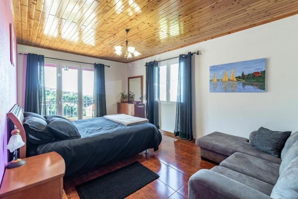 Casa Central - Peceful Mountain Retreat In Calheta Ribeira do Raposo エクステリア 写真