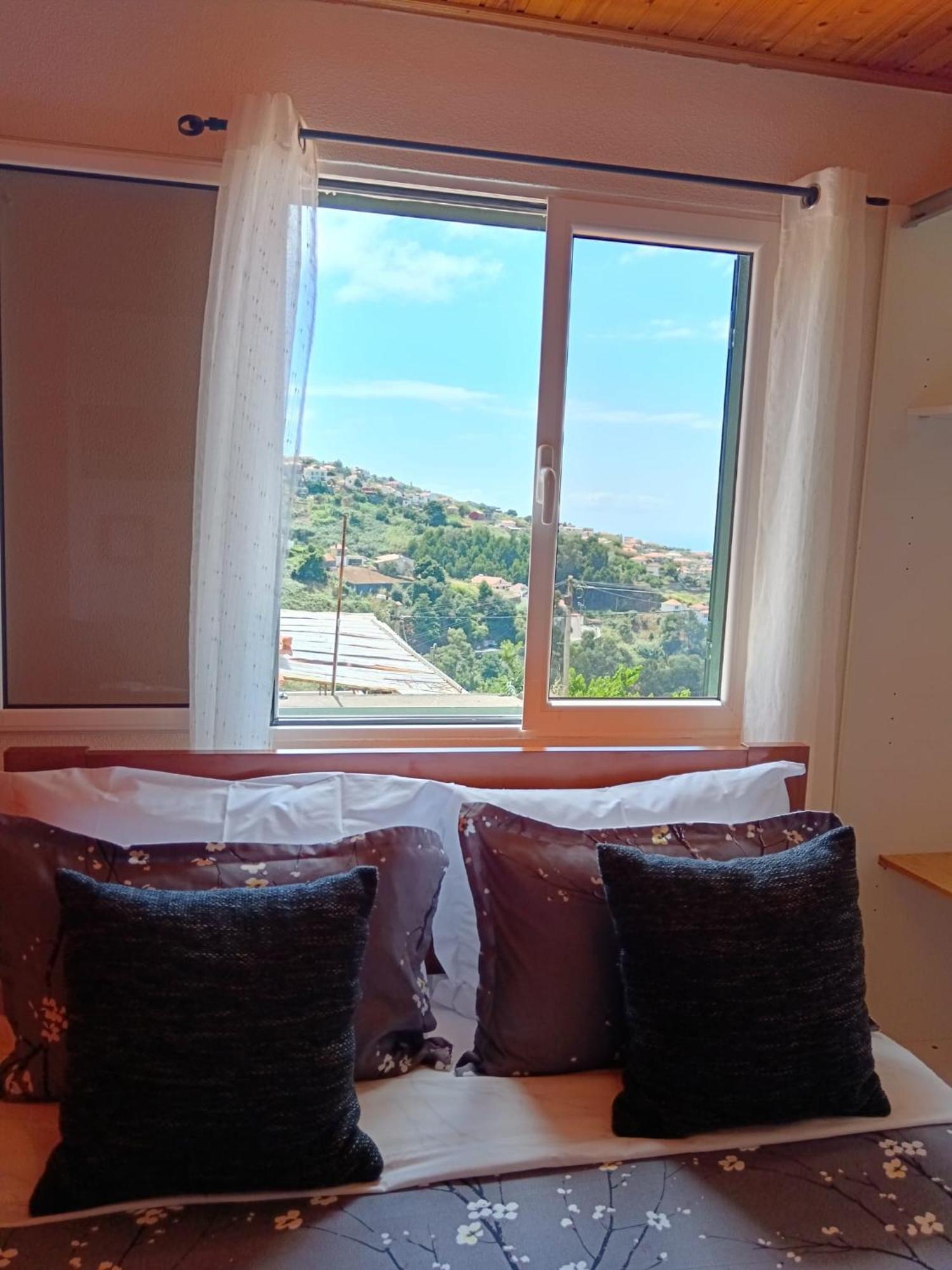 Casa Central - Peceful Mountain Retreat In Calheta Ribeira do Raposo エクステリア 写真