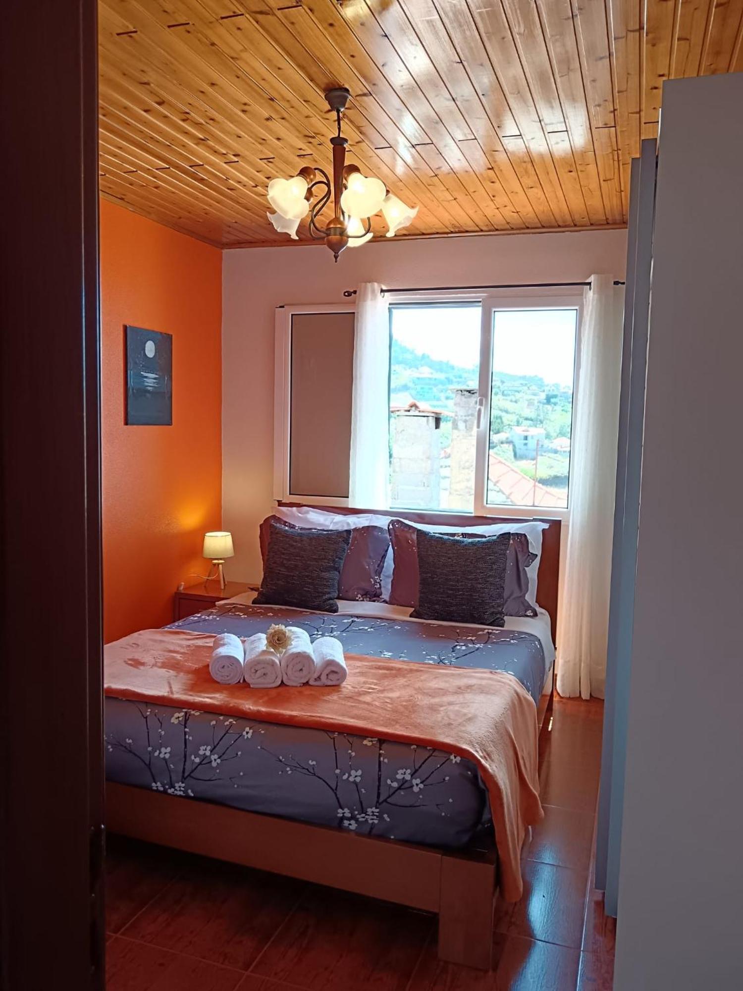 Casa Central - Peceful Mountain Retreat In Calheta Ribeira do Raposo エクステリア 写真